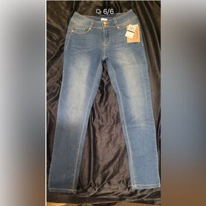 Stylish Blue Skinny Jeans for Women